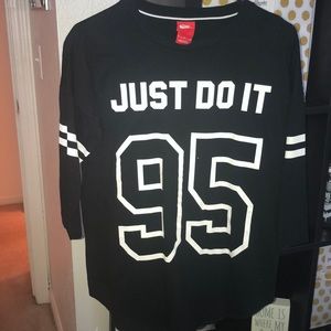 Nike Quarter Sleeve T Shirt